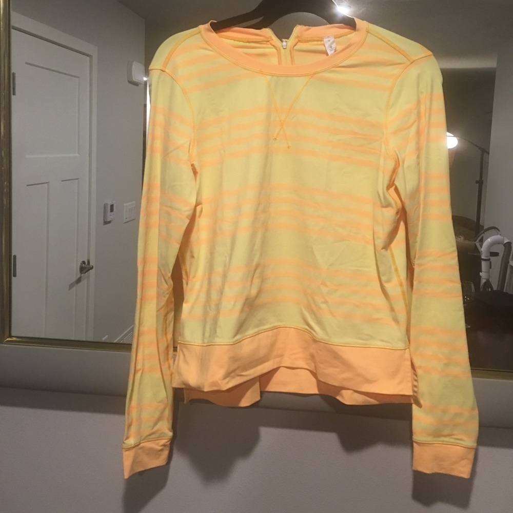 Lululemon yellow top